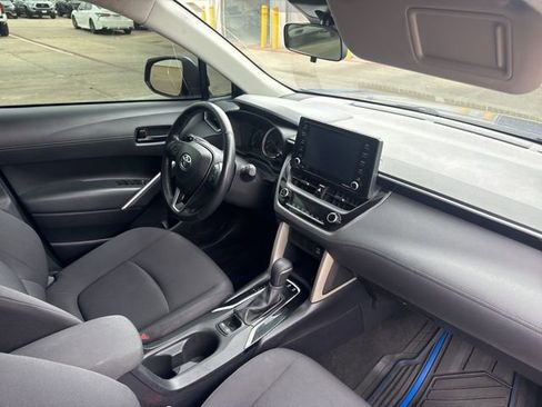 Used 2022 Toyota Corolla Cross LE AWD/4WD image 24