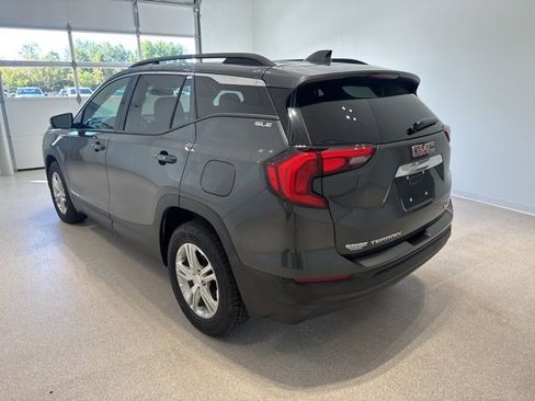 Used 2019 GMC Terrain SLE w/ Driver Convenience Package image 4