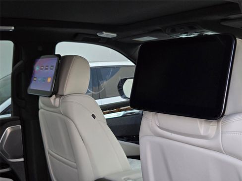 New 2026 Cadillac Escalade Platinum Sport w/ LPO, ONYX Package AWD/4WD image 32