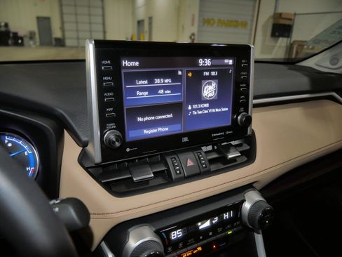 Certified 2022 Toyota RAV4 Limited image 24