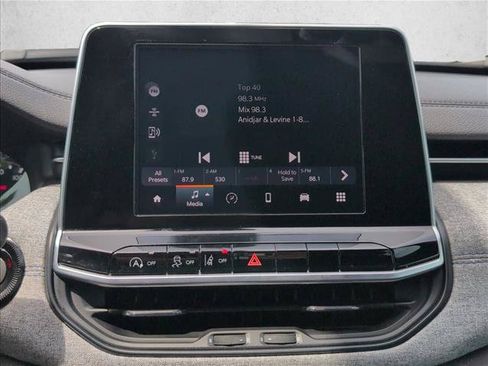 Used 2025 Jeep Compass Latitude AWD/4WD image 18