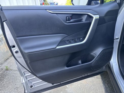 Used 2024 Toyota RAV4 LE AWD/4WD image 9