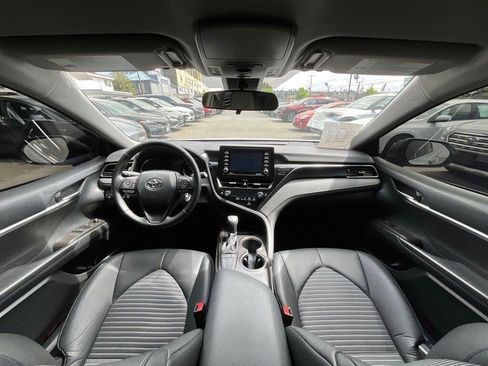 Used 2022 Toyota Camry SE w/ Carpet Mat Package (TMS) FWD image 14
