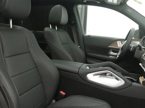 New 2025 Mercedes-Benz GLE 450 4MATIC image 9