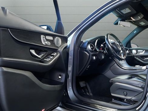 Used 2018 Mercedes-Benz GLC 300 4MATIC image 21