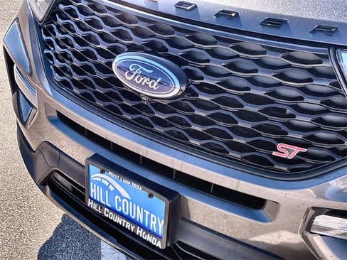 Used 2020 Ford Explorer ST w/ Premium Technology Package image 12