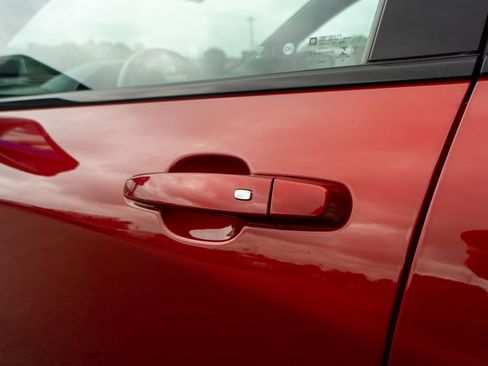 Used 2022 Chevrolet Equinox RS w/ LPO, Floor Liner Package image 10