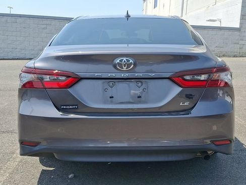 Used 2022 Toyota Camry LE FWD image 5