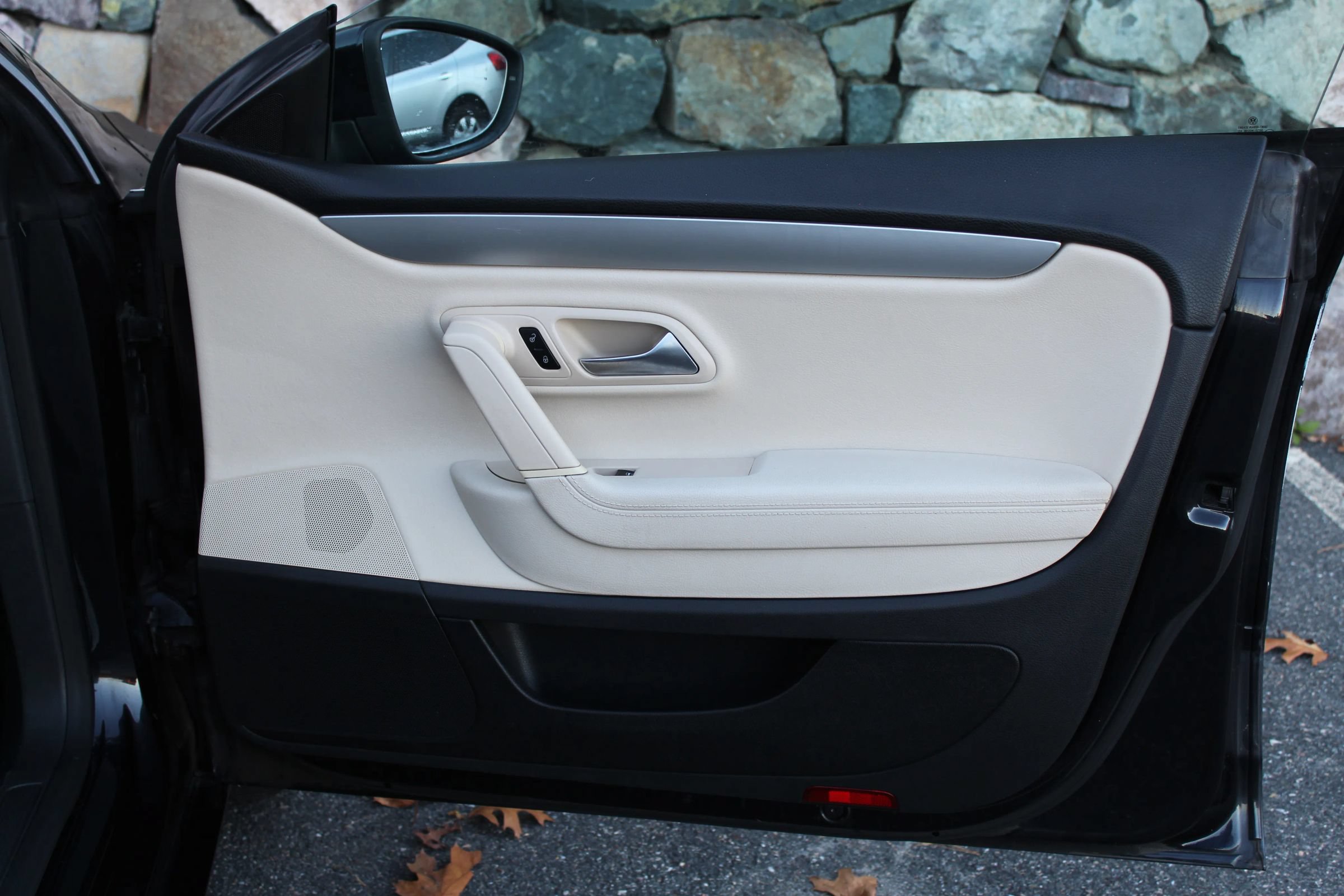 Used 2010 Volkswagen CC Sport FWD image 29