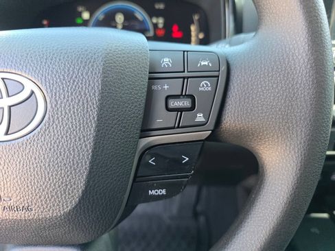 Used 2025 Toyota Camry LE FWD image 30