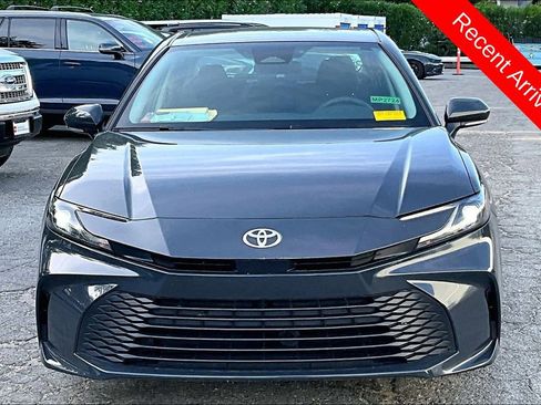 Used 2025 Toyota Camry LE image 2