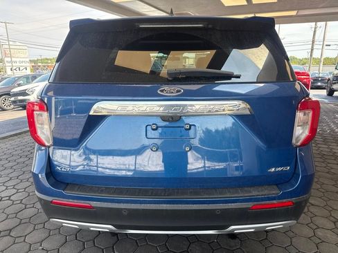 Used 2022 Ford Explorer XLT w/ Equipment Group 202A AWD/4WD image 7