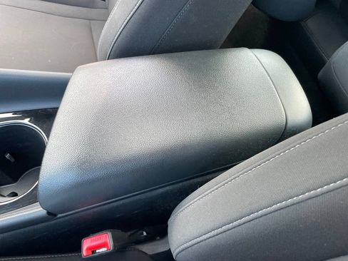 Used 2025 Hyundai Elantra SEL FWD image 39