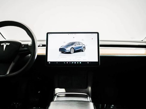 Used 2023 Tesla Model Y Long Range AWD/4WD image 13