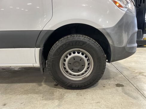 Used 2019 Mercedes-Benz Sprinter 144 image 8