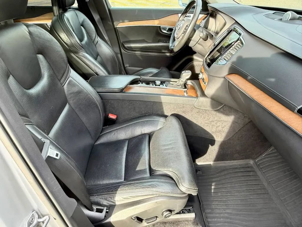Used 2018 Volvo XC90 T6 Inscription w/ Convenience Package AWD/4WD image 17