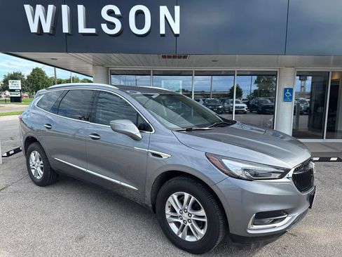 Used 2018 Buick Enclave Essence FWD image 1