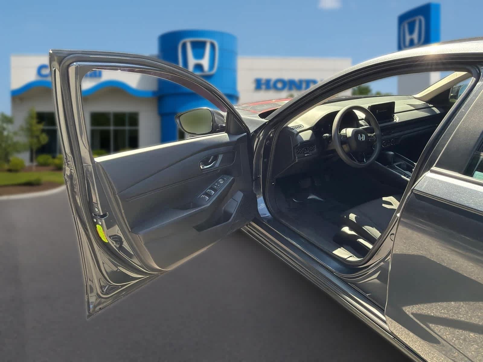 Used 2023 Honda Accord LX image 11
