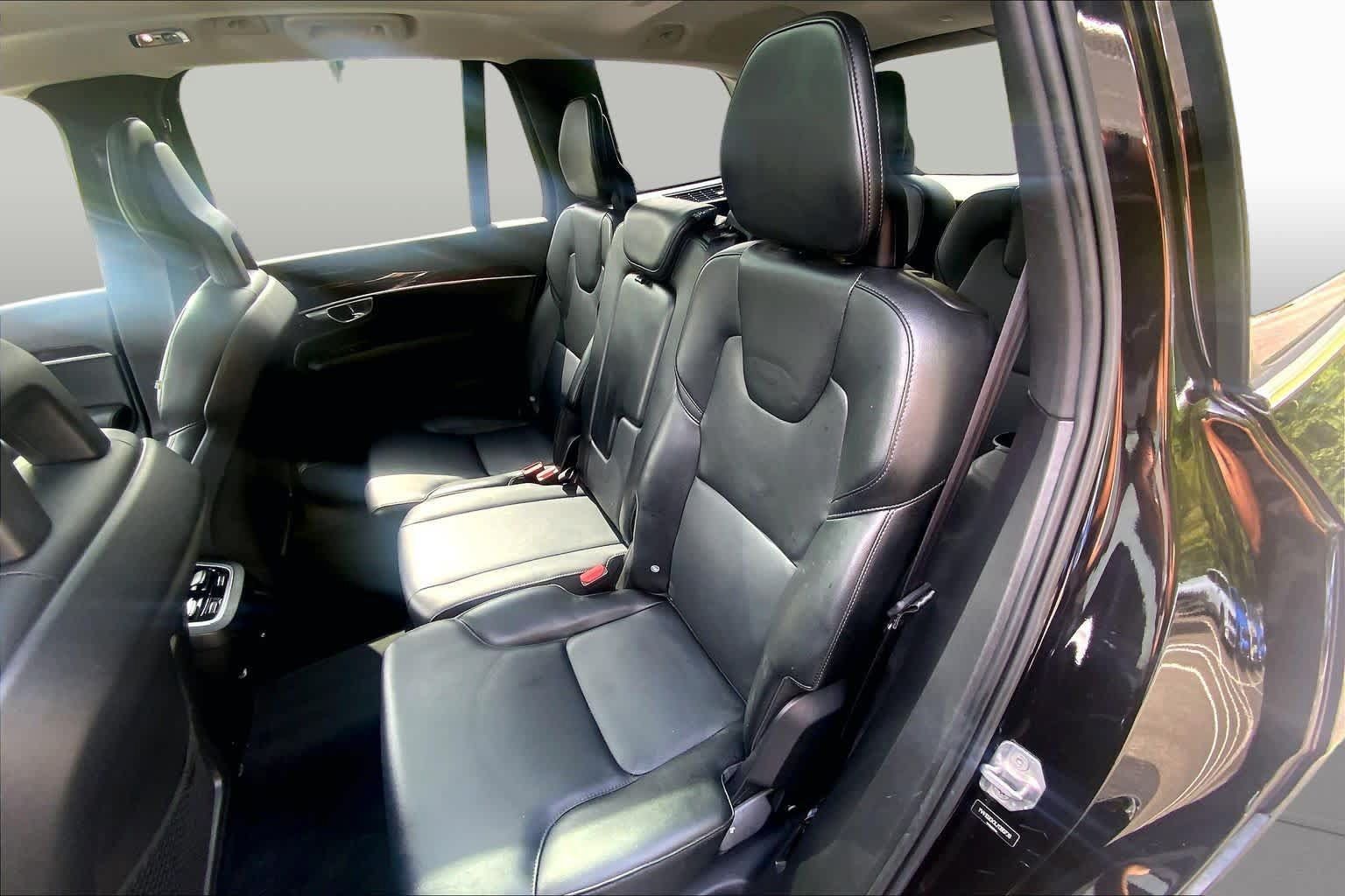 Used 2018 Volvo XC90 T5 Momentum w/ Convenience Package FWD image 19