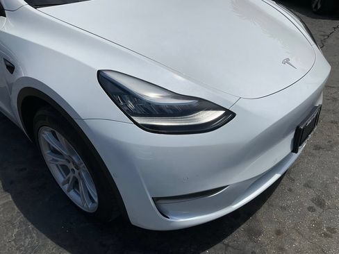 Used 2021 Tesla Model Y Long Range AWD/4WD image 79