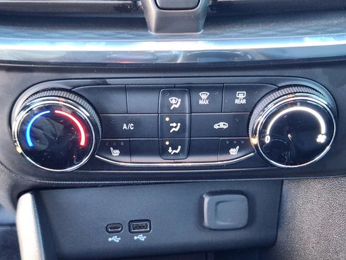 Used 2024 Buick Encore GX Preferred w/ Comfort Package image 12