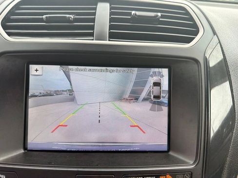 Used 2018 Ford Explorer XLT w/ Equipment Group 202A FWD image 29
