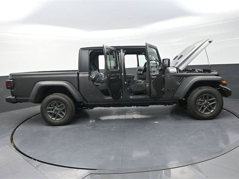 New 2025 Jeep Gladiator Sport image 32