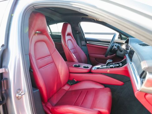Certified 2023 Porsche Panamera Platinum Edition image 28