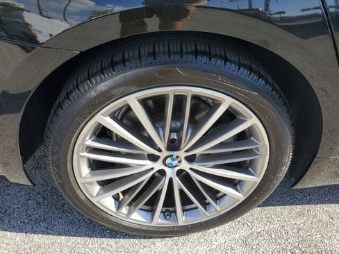 Used 2018 BMW 530i xDrive w/ Premium Package image 9