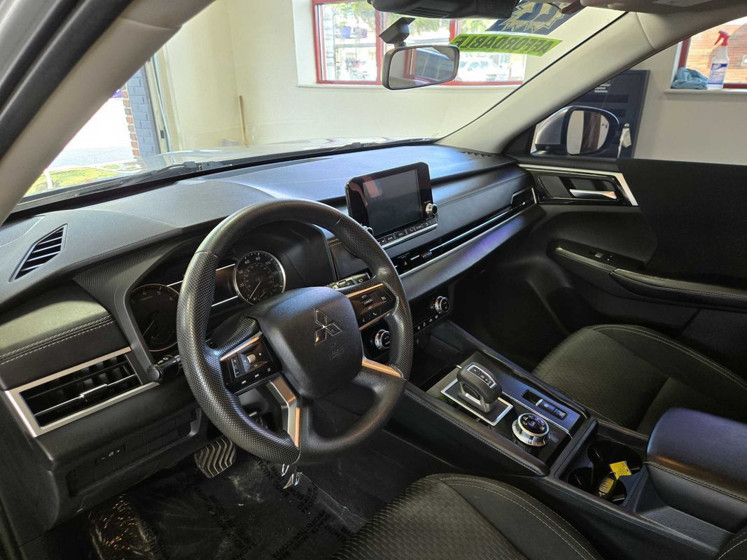 Used 2022 Mitsubishi Outlander ES AWD/4WD image 19