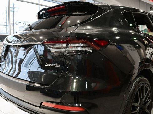 Used 2022 Maserati Levante Modena image 13