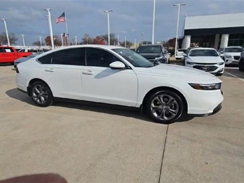 Used 2024 Honda Accord EX image 9