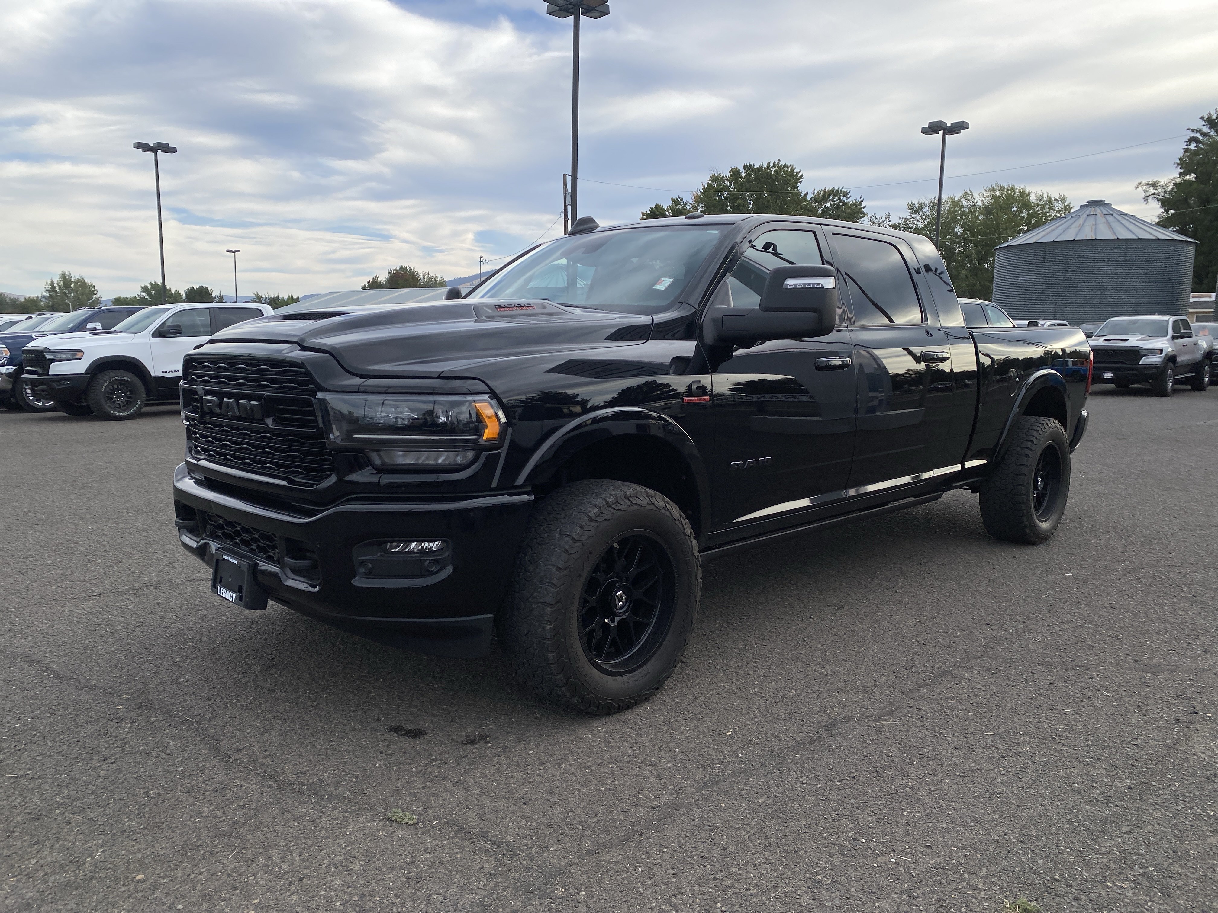 Used 2024 RAM 2500 Limited AWD/4WD image 7