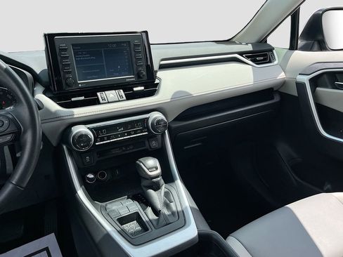 Used 2021 Toyota RAV4 XLE Premium FWD image 22