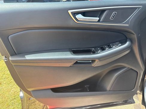 Used 2017 Ford Edge SEL w/ Equipment Group 201A FWD image 10