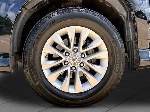 Used 2017 Lexus GX 460 Premium AWD/4WD image 11
