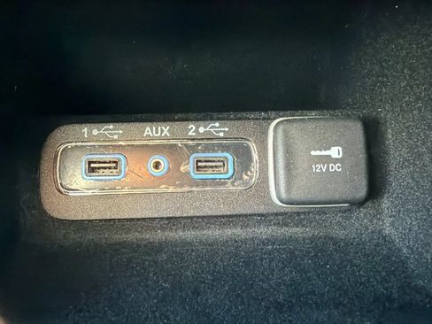 Used 2018 Jeep Grand Cherokee Altitude RWD image 20