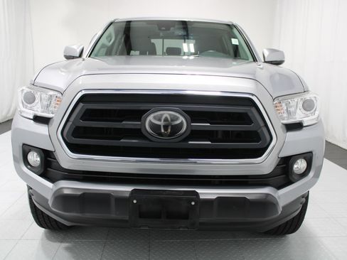 Used 2021 Toyota Tacoma SR5 w/ Technology Package AWD/4WD image 3