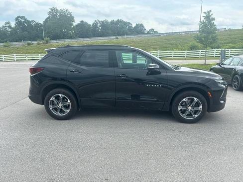 Used 2024 Chevrolet Blazer LT FWD image 2