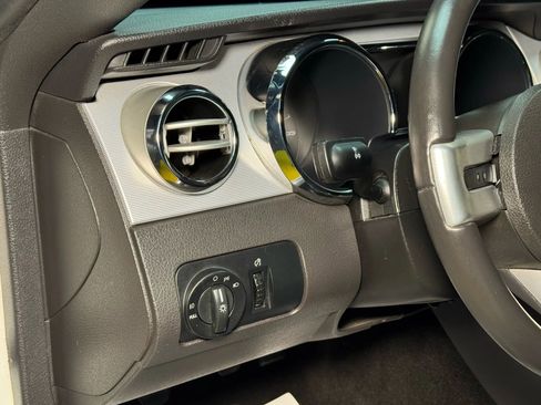 Used 2005 Ford Mustang GT image 27