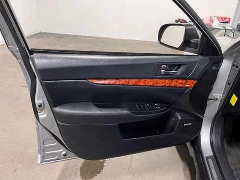 Used 2011 Subaru Outback 2.5i Limited image 24