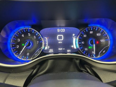 Used 2024 Chrysler Pacifica Touring-L image 25