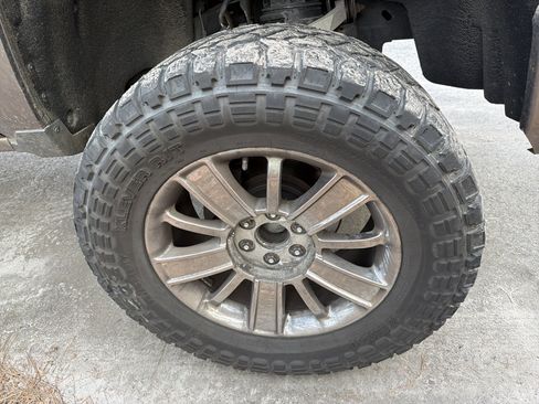 Used 2014 Chevrolet Silverado 1500 High Country w/ High Country Premium Package image 12