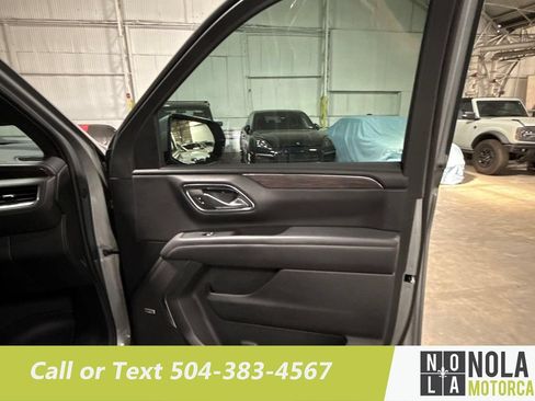 Used 2024 Chevrolet Suburban LT RWD image 31