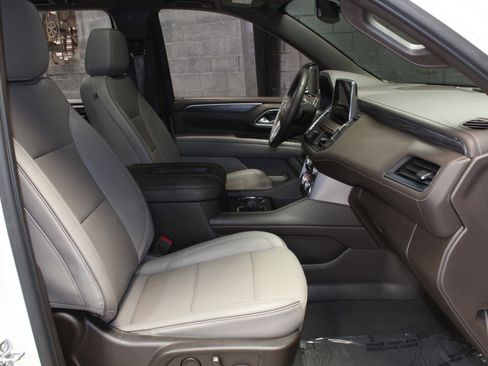 Used 2022 GMC Yukon XL SLT w/ SLT Premium Package AWD/4WD image 48