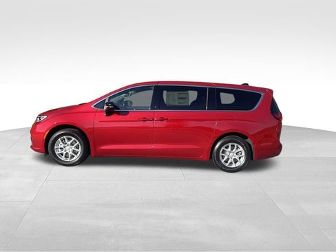 New 2026 Chrysler Pacifica Select image 7