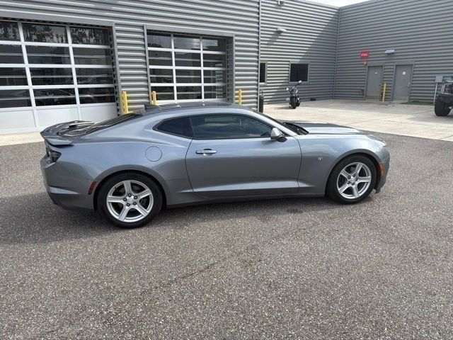 Used 2020 Chevrolet Camaro LT RWD image 4