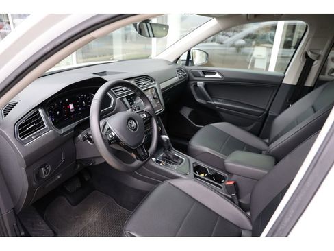 Used 2020 Volkswagen Tiguan SEL image 9