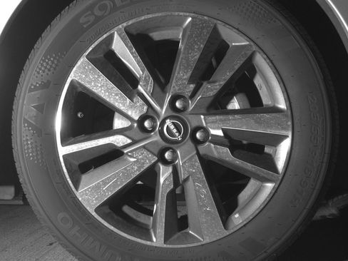 Used 2025 Nissan Versa SV image 13