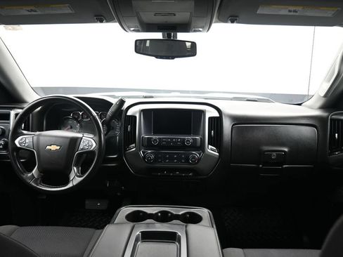 Used 2018 Chevrolet Silverado 1500 LT AWD/4WD image 38